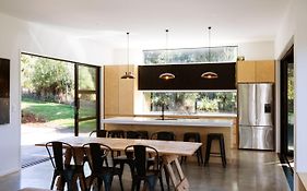 Modern Raglan Hideaway